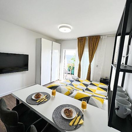 San-Studio Apartment Dugi Rat Exterior foto