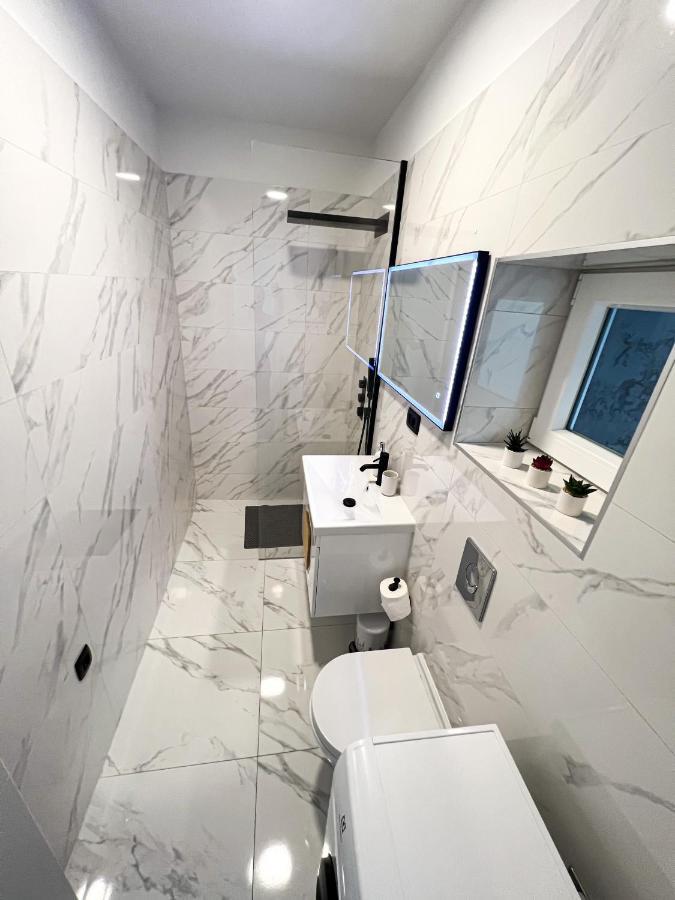 San-Studio Apartment Dugi Rat Exterior foto