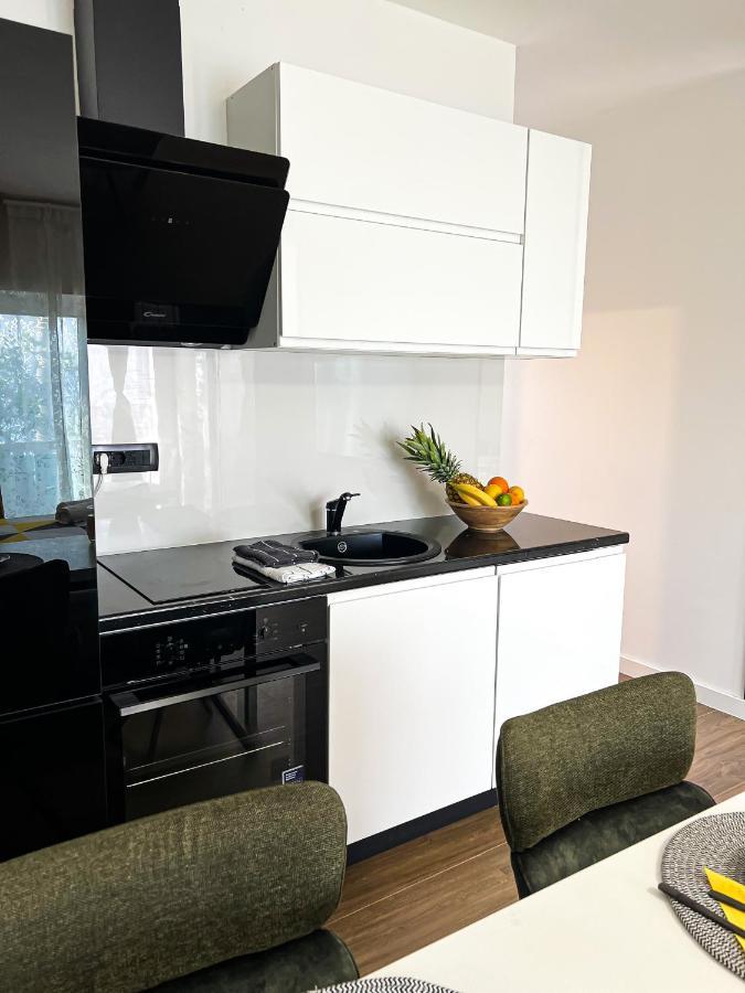 San-Studio Apartment Dugi Rat Exterior foto